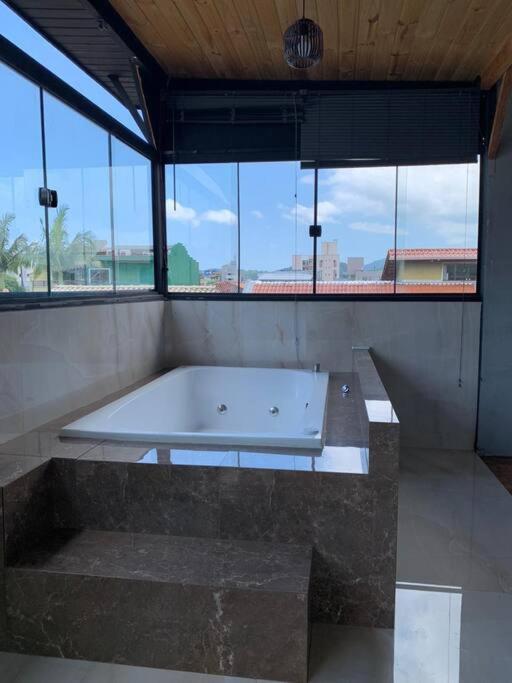 Suite Com Hidro No Centro Balneário Camboriú Eksteriør billede